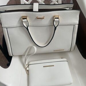 DASEIN 2 piece White tote bag in good condition